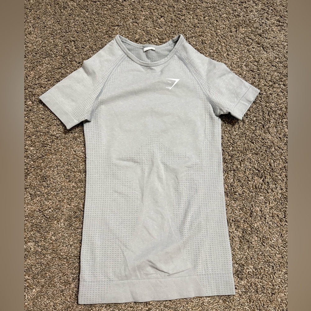 Gymshark Short Sleeve Seamless Top in Light Gray